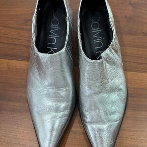 Calvin Klein Women's Metallic Silver Pointed Toe Slip-On Flats